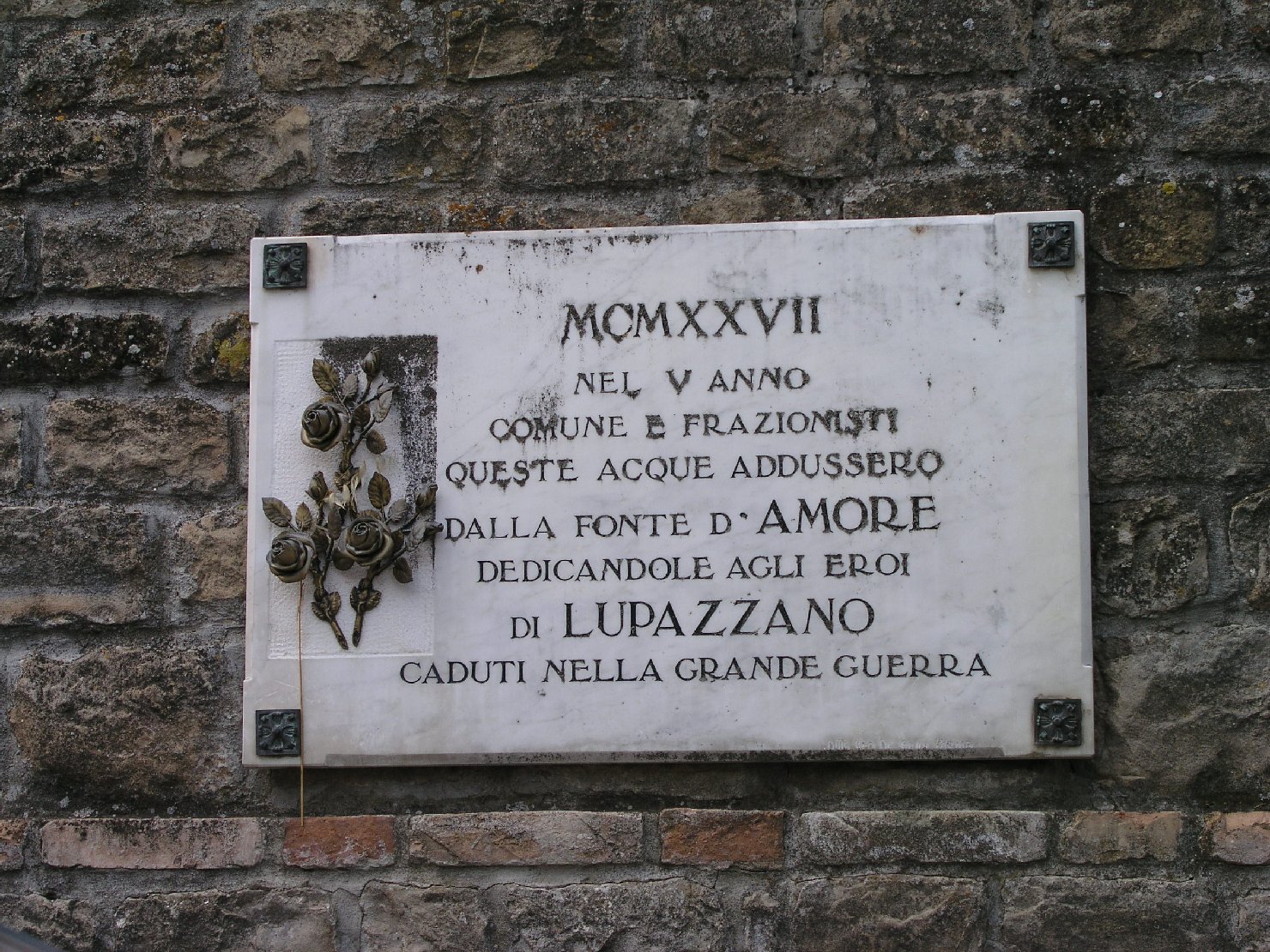 lapide commemorativa di De Giuli vedova (sec. XX)