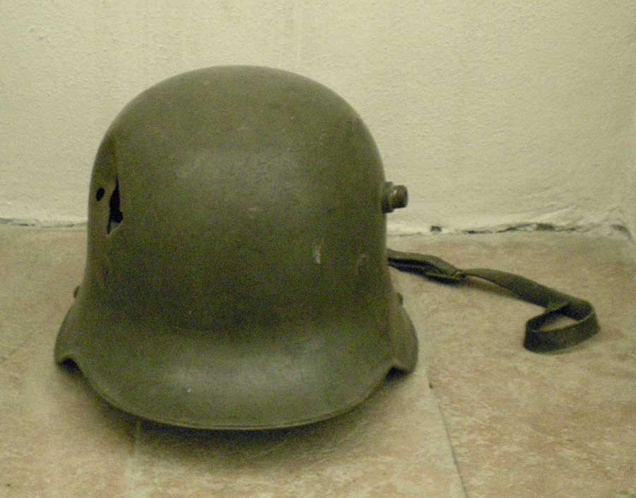 elmetto - ambito tedesco (prima metà sec. XX)