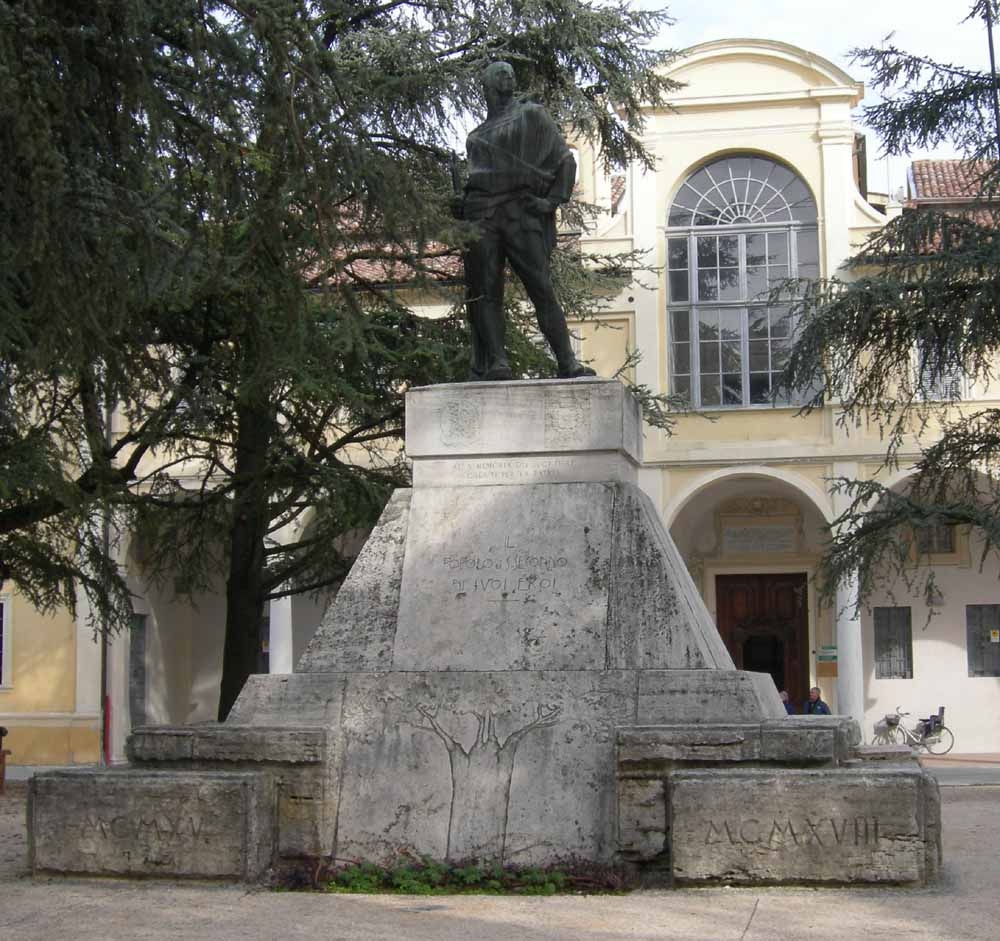 monumento di Vighi Ernesto (prima metà sec. XX)