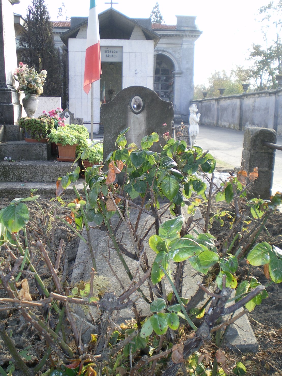 lapide tombale - ambito parmense (sec. XX)