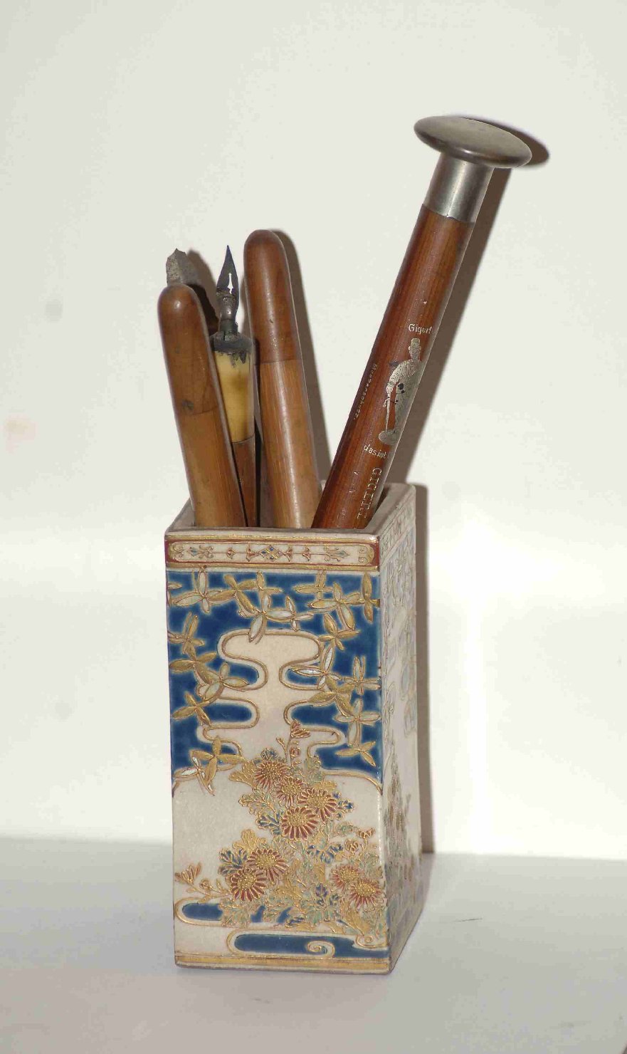 portapenne - ambito orientale (?) (prima metà sec. XX)