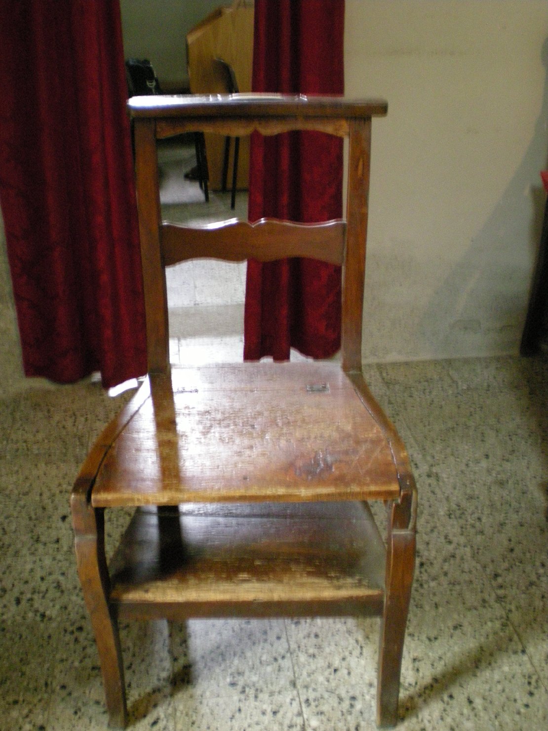 sedia con inginocchiatoio - ambito parmense (seconda metà sec. XVIII)
