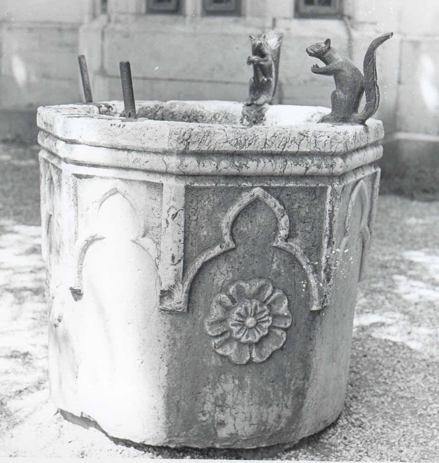 puteale, elemento d'insieme - ambito europeo (sec. XIX)