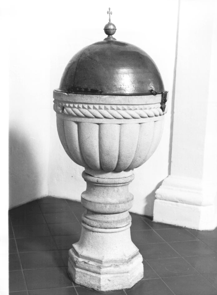 fonte battesimale - a fusto - ambito Italia nord-orientale (sec. XVI)