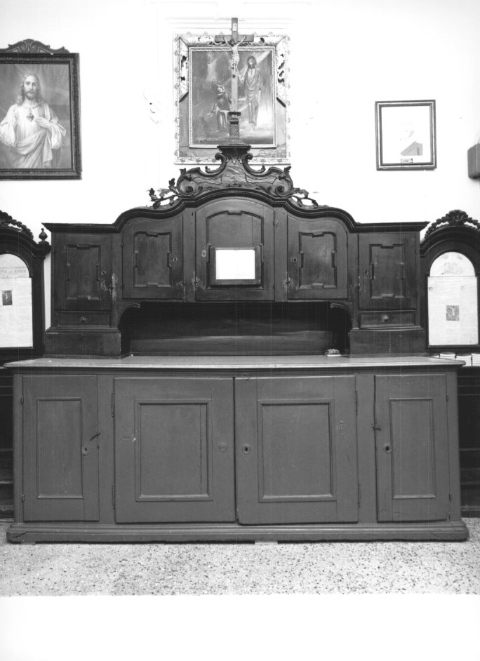 armadio da sacrestia - ambito Italia nord-orientale (seconda metà sec. XVIII, sec. XIX)