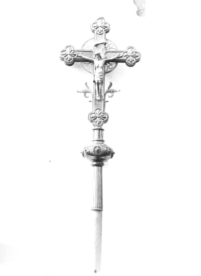 croce processionale - ambito Italia nord-orientale (secondo quarto sec. XX)