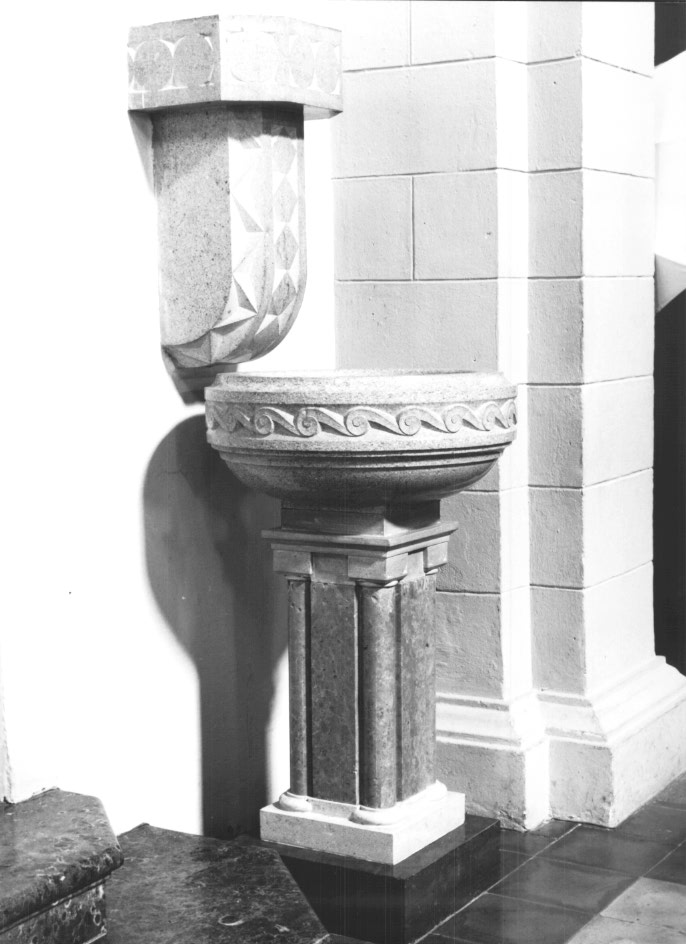 fonte battesimale - a fusto - ambito Italia nord-orientale (secondo quarto sec. XX)