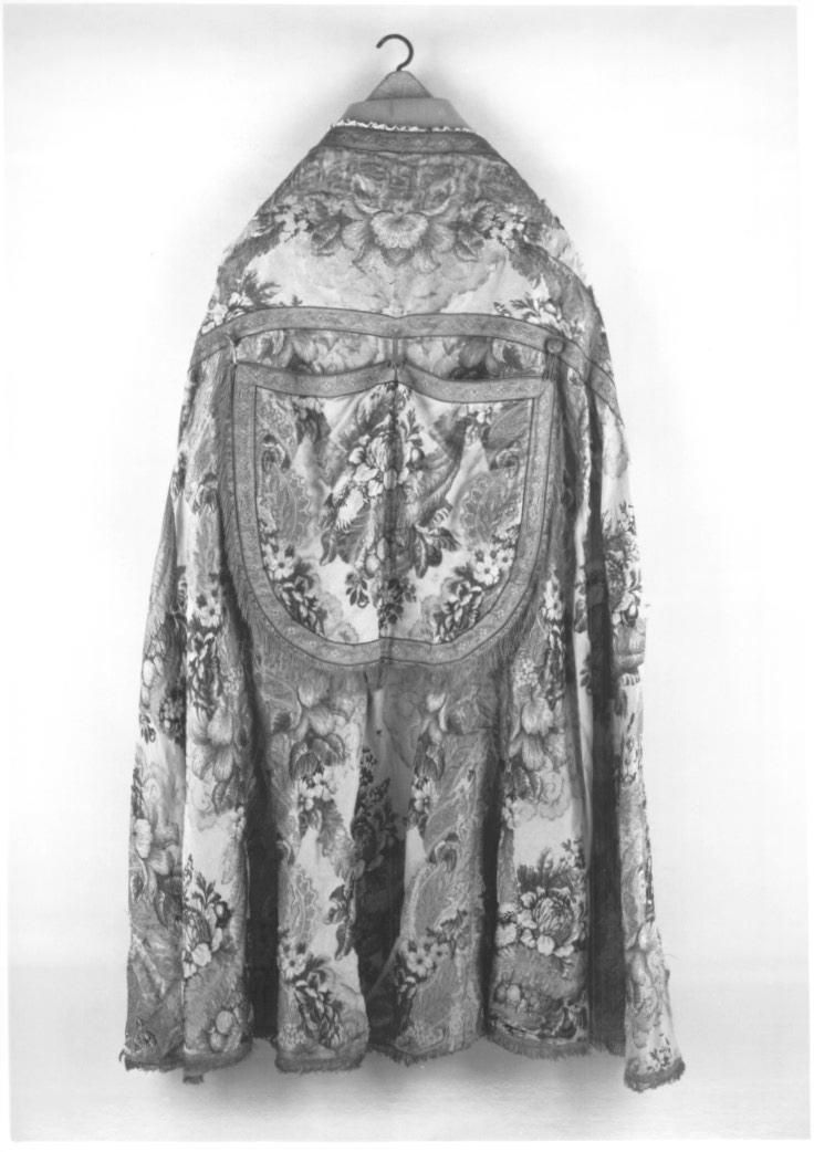 piviale - ambito Italia nord-orientale (secondo quarto sec. XVIII)