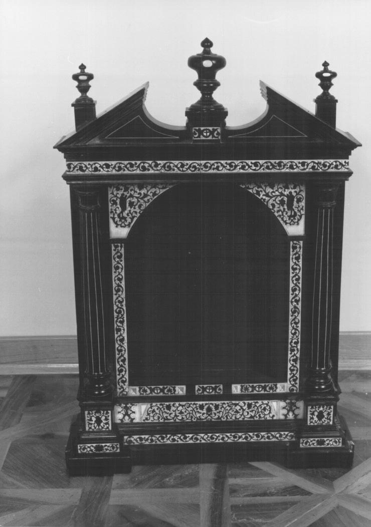 alzata di mobile - ambito europeo (sec. XIX)