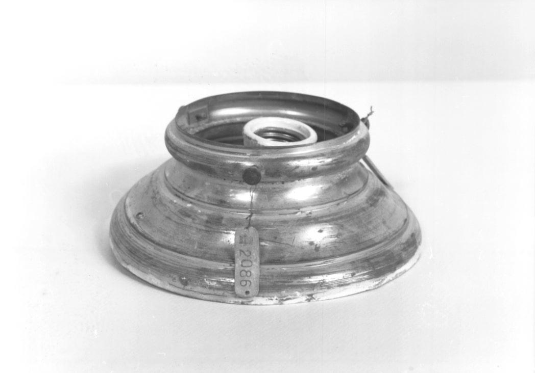 base di lampada - ambito europeo (secc. XIX/ XX)