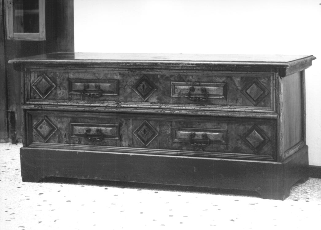 cassapanca - ambito friulano (sec. XVII)