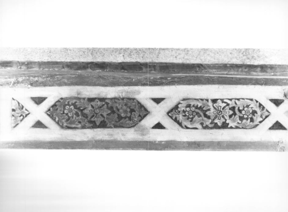 Motivo floreale decorativo (dipinto) - ambito friulano (secc. XIV/ XV)