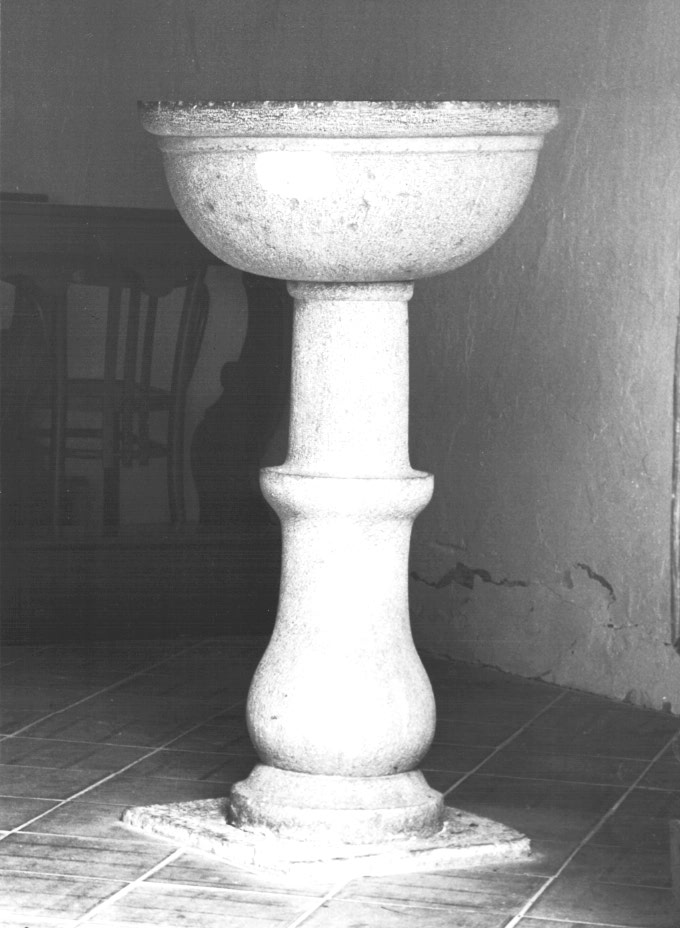 acquasantiera - a fusto - ambito friulano (sec. XVIII)