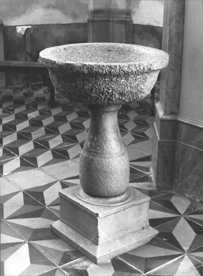 acquasantiera - a fusto - ambito Italia nord-orientale (sec. XVIII)