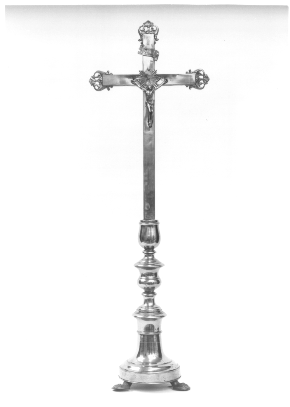 croce d'altare - ambito Italia nord-orientale (prima metà sec. XX)