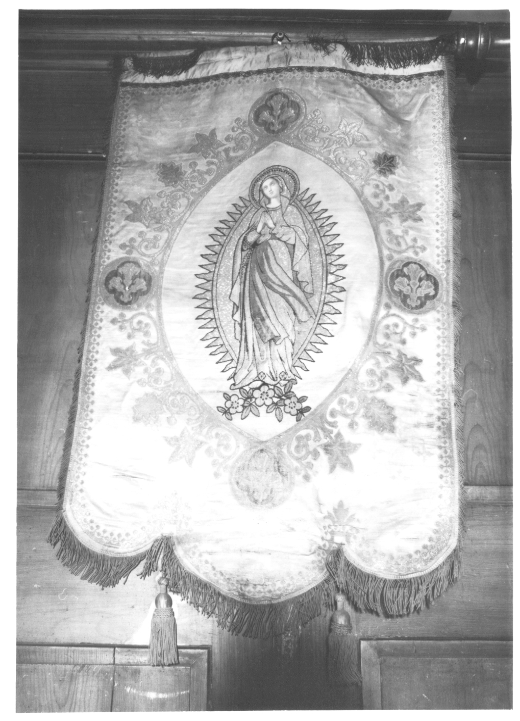 stendardo processionale - ambito Italia nord-orientale (prima metà sec. XX)