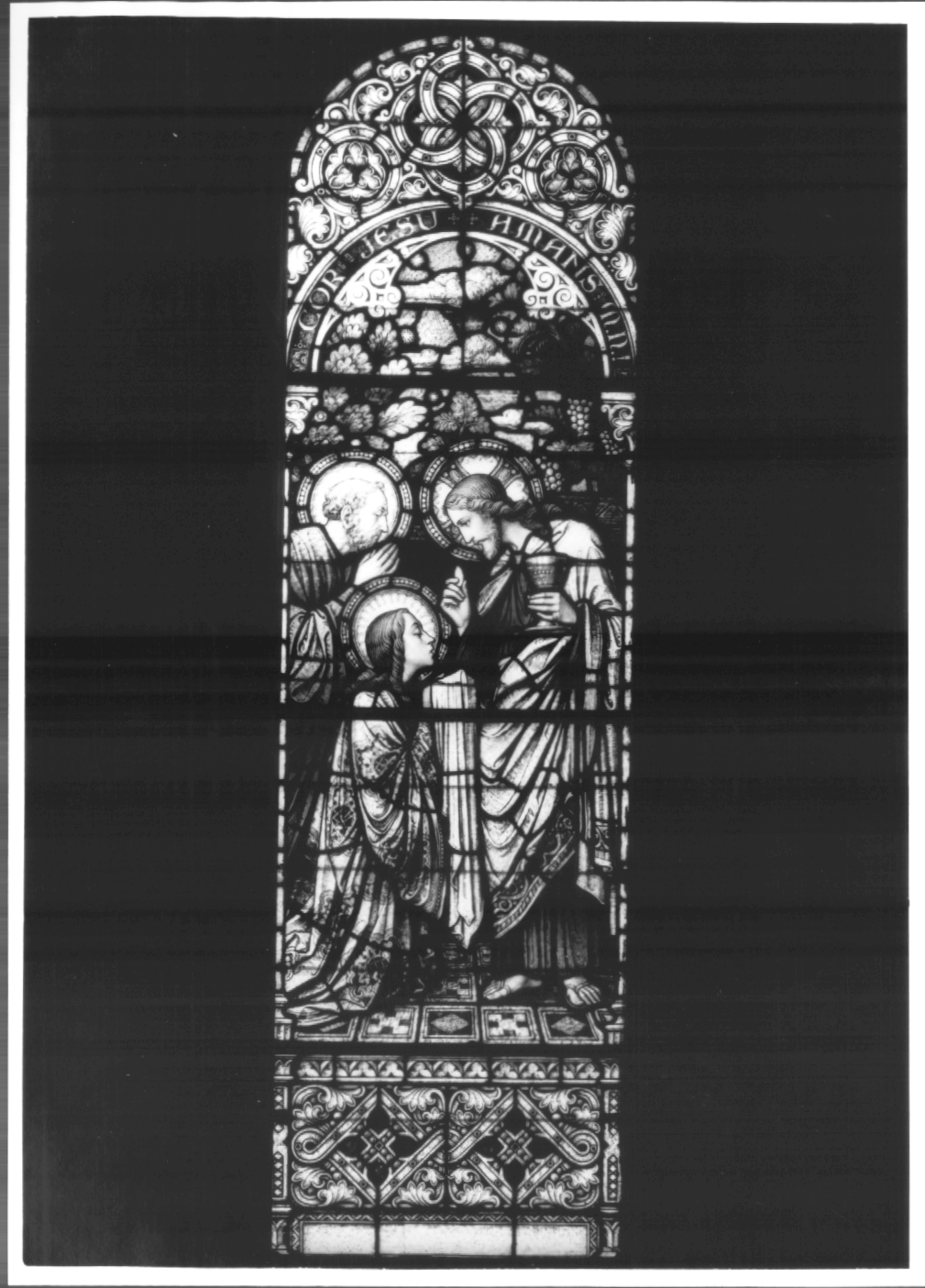comunione di San Pietro e San Giovanni Evangelista (vetrata) - ambito Italia nord-orientale (sec. XX)