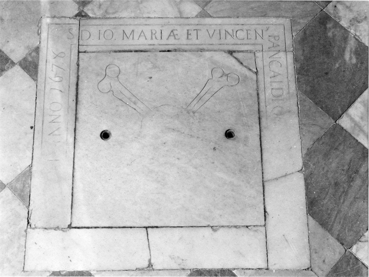 lastra tombale, opera isolata - bottega ligure (sec. XVII)