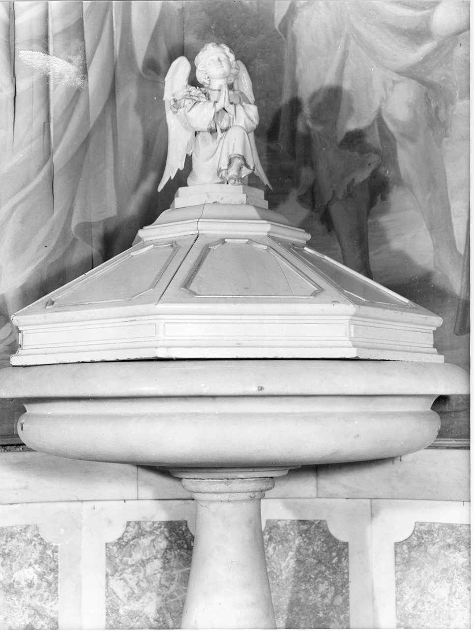 angelo con giglio (coperchio del fonte battesimale, opera isolata) - bottega ligure (inizio sec. XX)