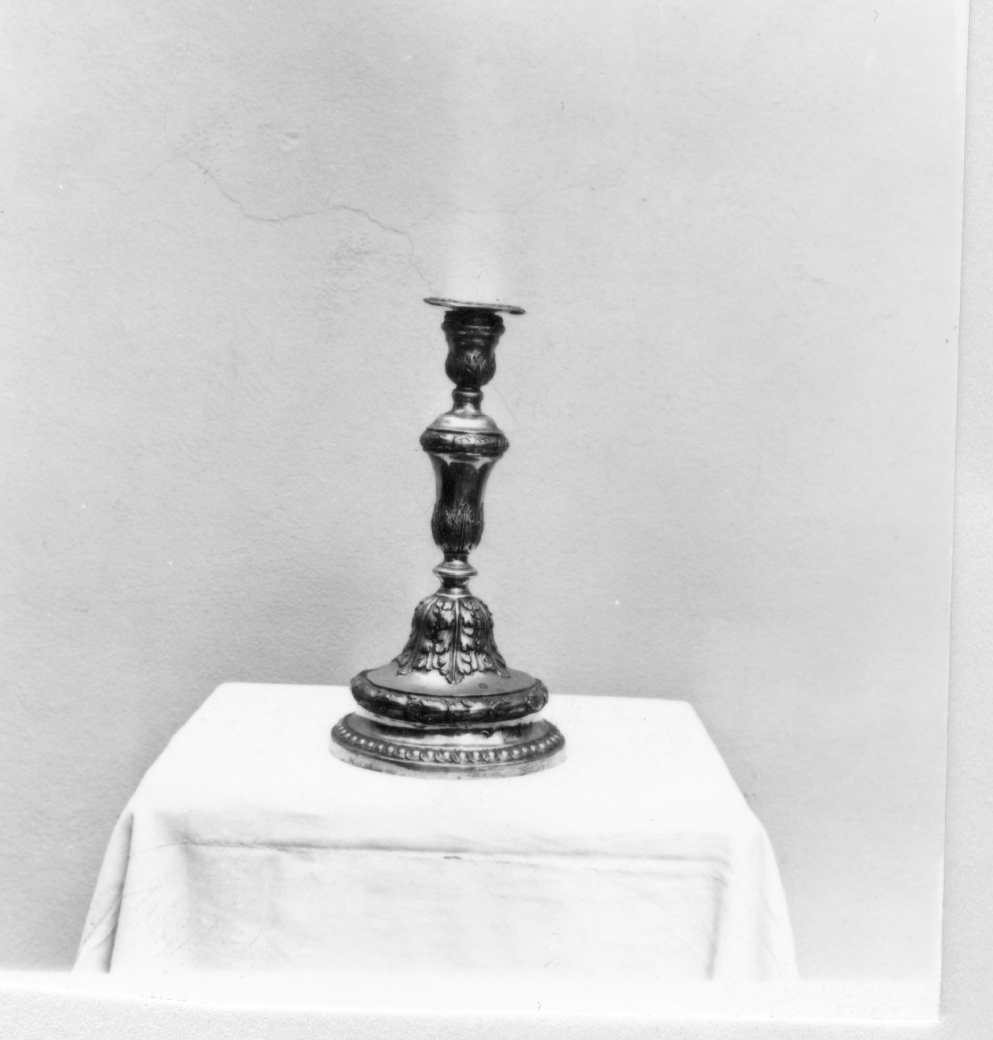 candeliere, opera isolata - bottega genovese (ultimo quarto sec. XVIII)