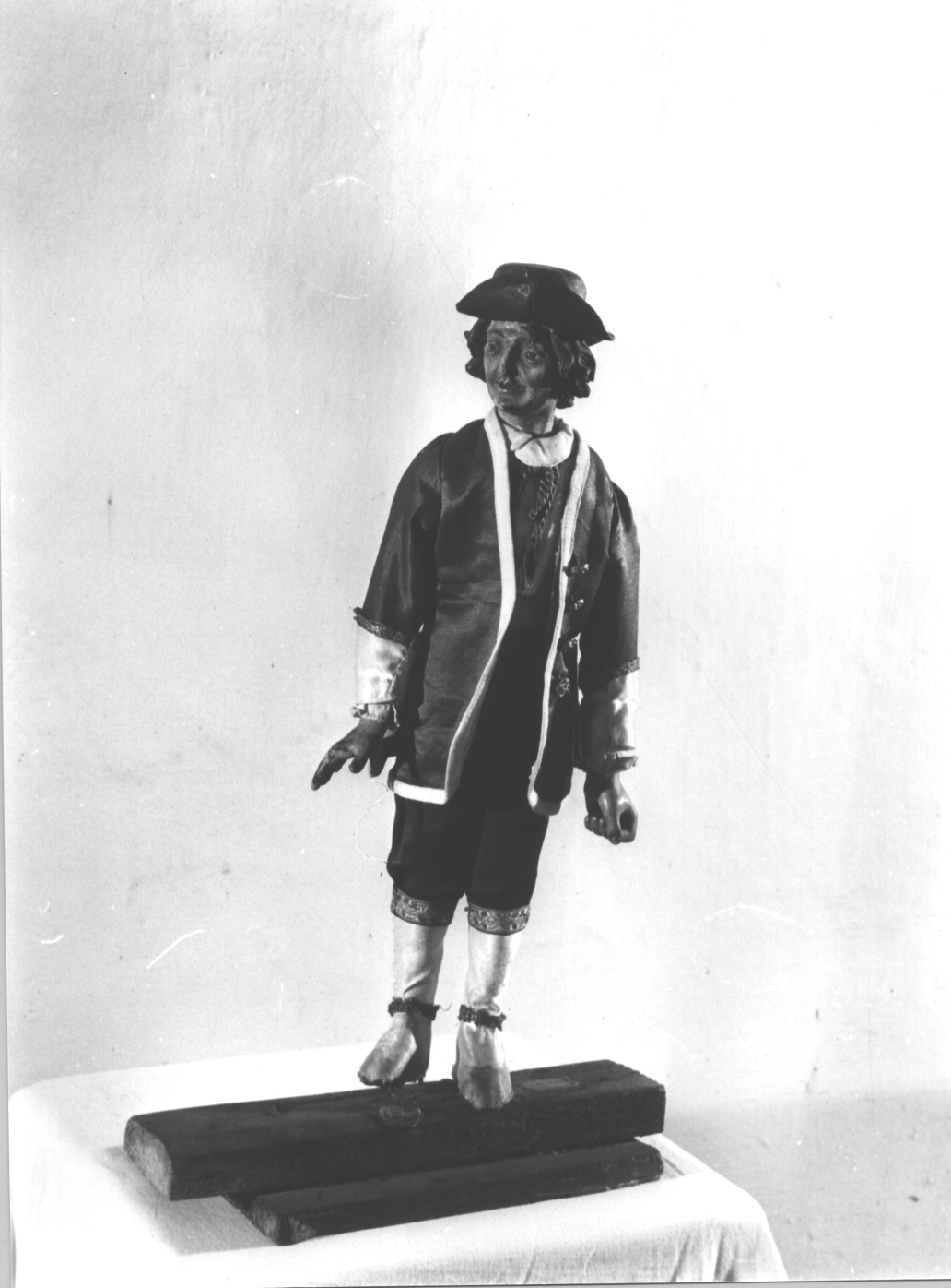 servitore (statuetta di presepio, elemento d'insieme) di Maragliano Anton Maria (bottega) (secc. XVII/ XX)