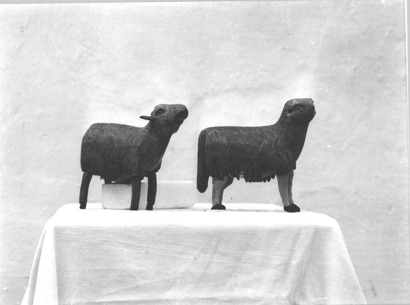 pecora/ capra (statuetta di presepio, serie) di Maragliano Anton Maria (bottega) (fine/inizio secc. XVII/ XVIII)