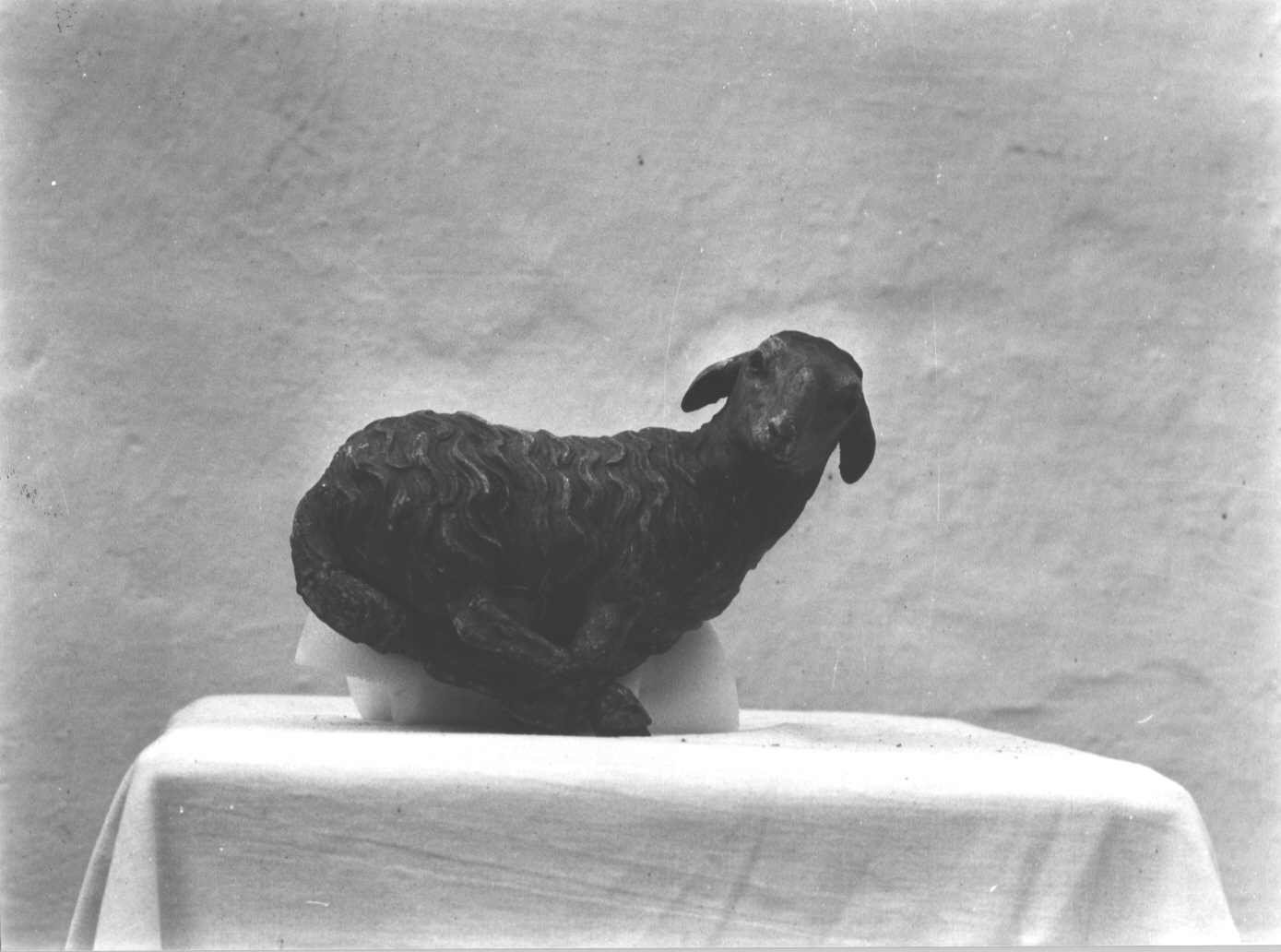 pecora (statuetta di presepio, elemento d'insieme) di Maragliano Anton Maria (maniera) (fine/inizio secc. XVII/ XVIII)