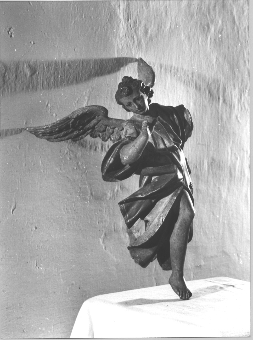 angelo (statuetta di presepio, elemento d'insieme) di Maragliano Anton Maria (maniera) (fine/inizio secc. XVII/ XVIII)