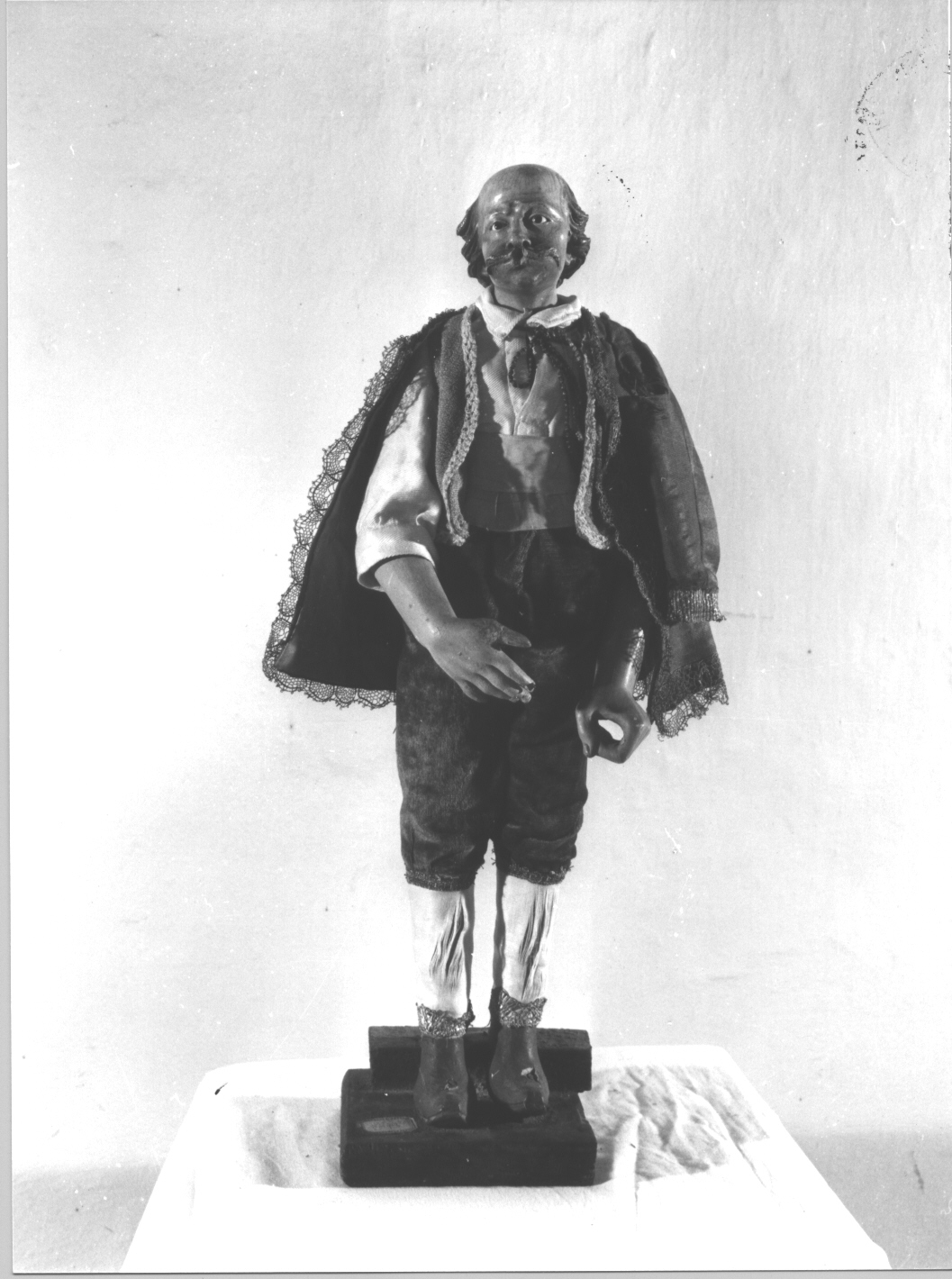 suonatore di strumenti a fiato (statuetta di presepio, elemento d'insieme) di Maragliano Anton Maria (maniera) (secc. XVII/ XX)