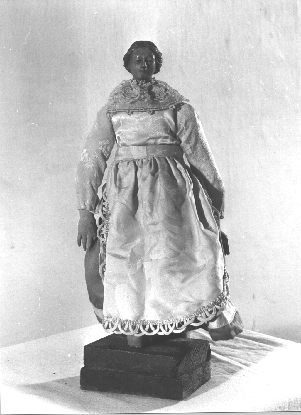 contadina (statuetta di presepio, elemento d'insieme) di Maragliano Anton Maria (bottega) (secc. XVII/ XX)