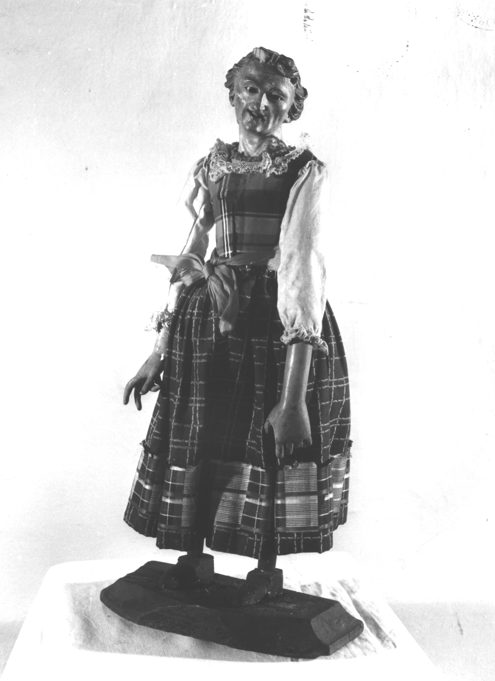 anziana contadina (statuetta di presepio, elemento d'insieme) di Maragliano Anton Maria (maniera) (secc. XVII/ XX)