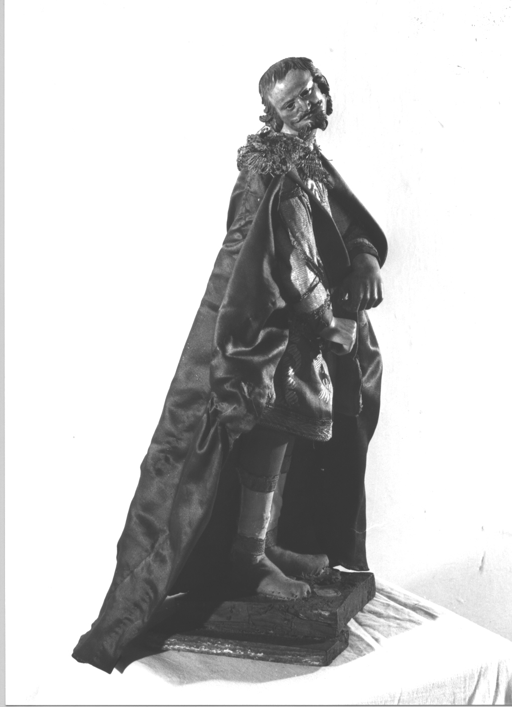 gentiluomo (statuetta di presepio, elemento d'insieme) di Maragliano Anton Maria (bottega) (secc. XVII/ XX)