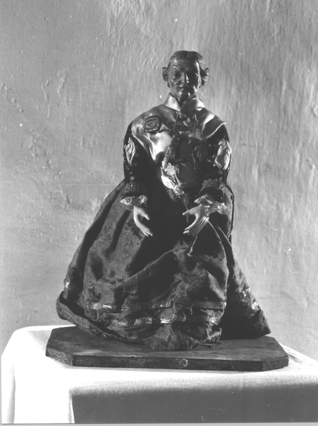 vecchia contadina (statuetta di presepio, elemento d'insieme) di Maragliano Anton Maria (bottega) (secc. XVII/ XIX)