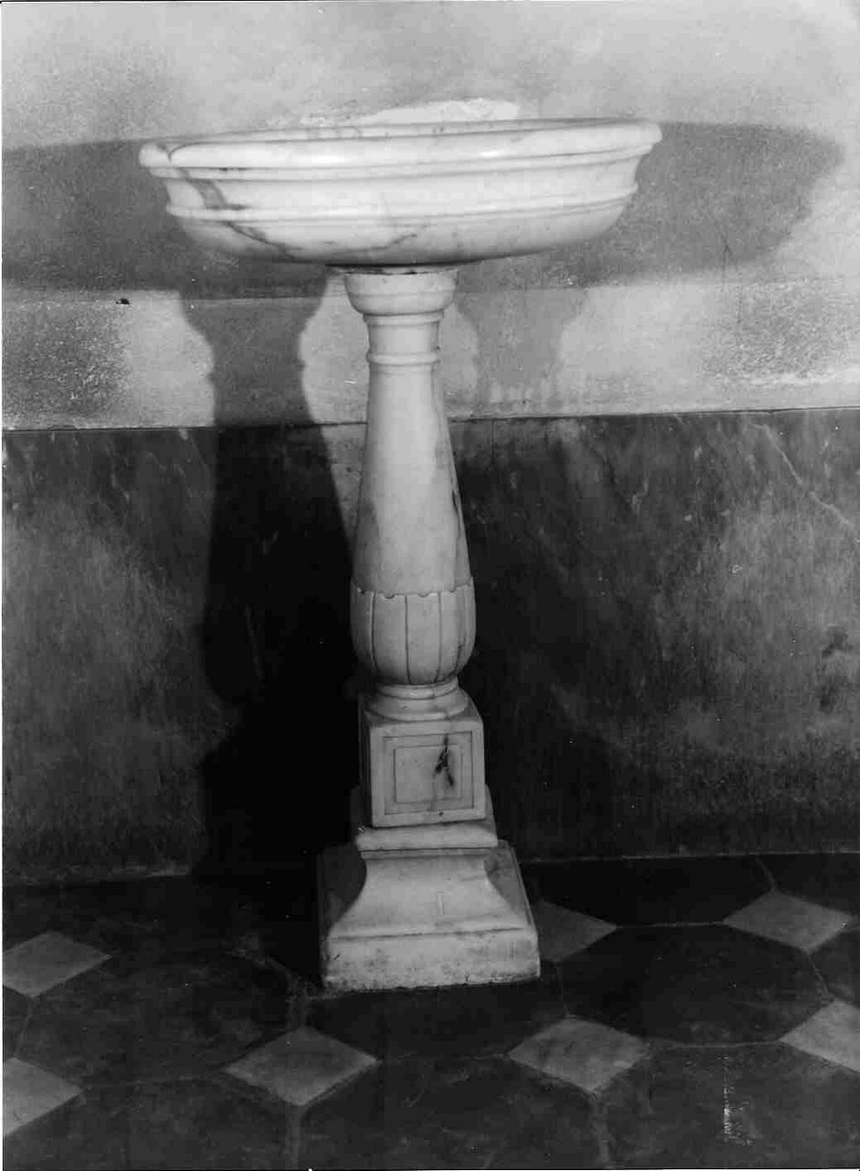 acquasantiera, opera isolata - bottega ligure (sec. XVII)