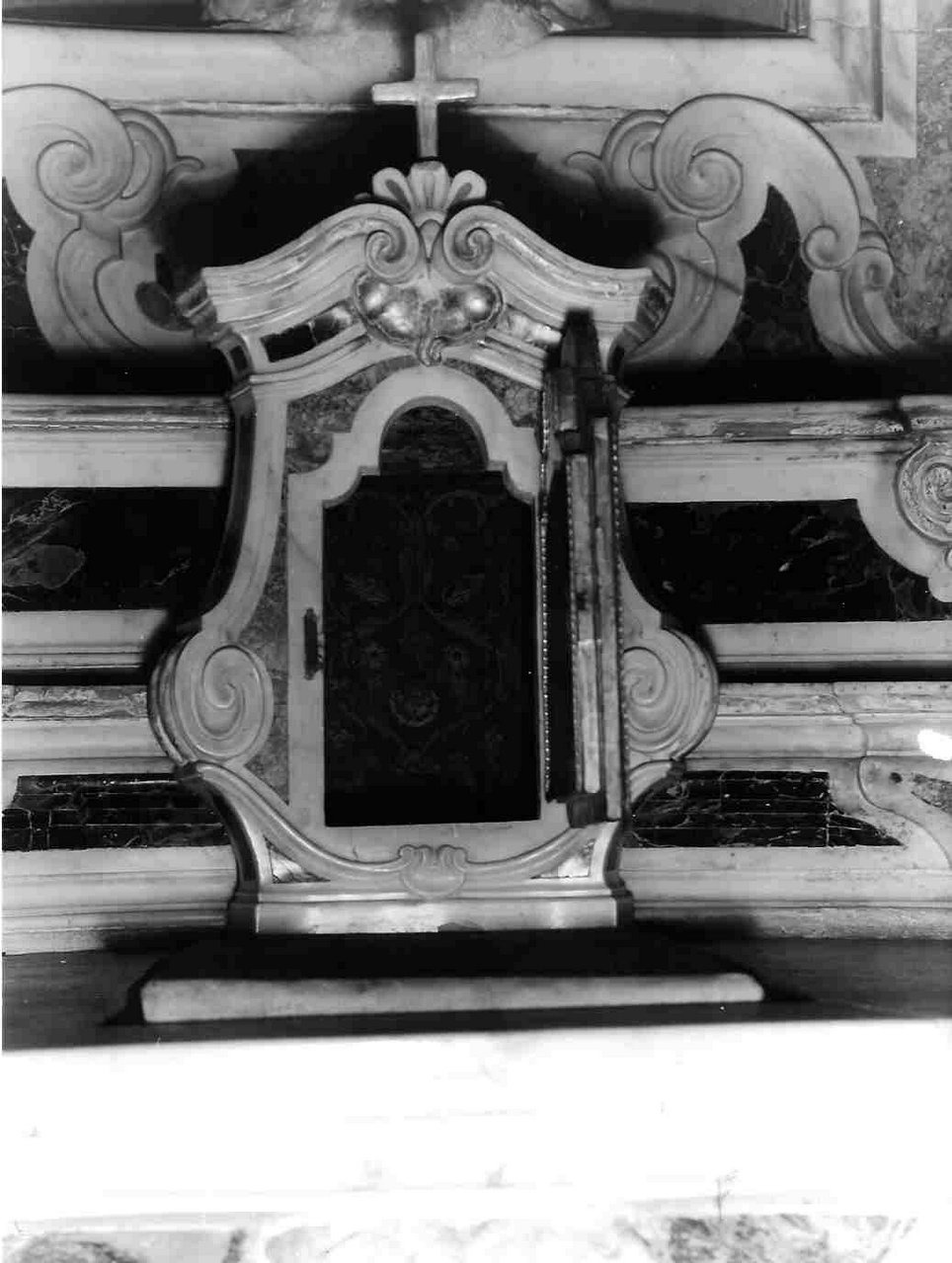 tabernacolo - a frontale architettonico, elemento d'insieme di Buscaglia Giacomo (ultimo quarto sec. XVIII)