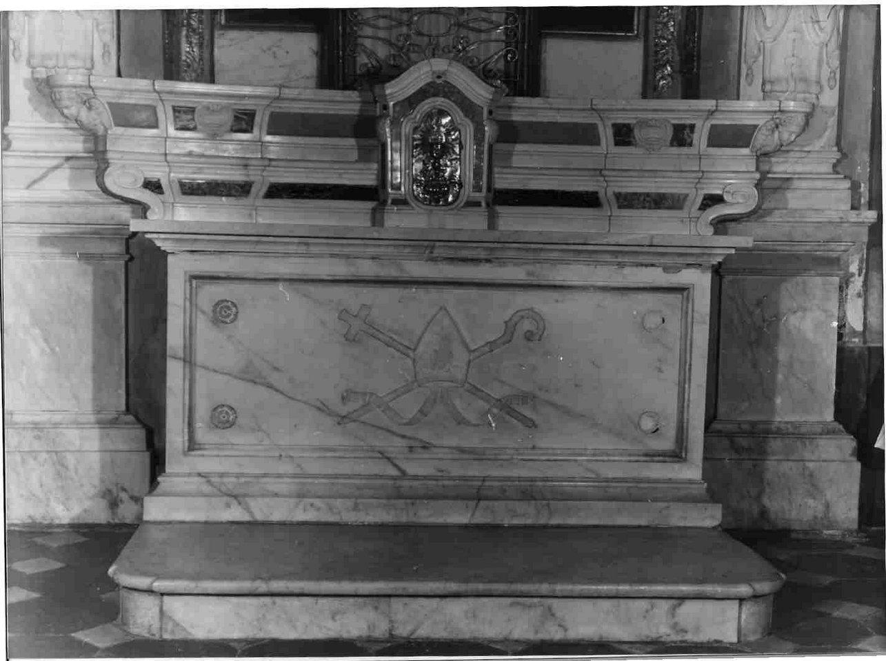 Altare di Sant'Eugenio (altare, insieme) di Bertolotto Nicolò (terzo quarto sec. XIX)