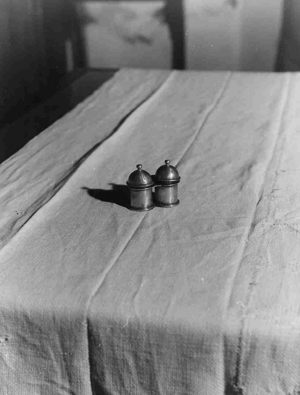 vasetti per oli santi, coppia - bottega italiana (sec. XVII)