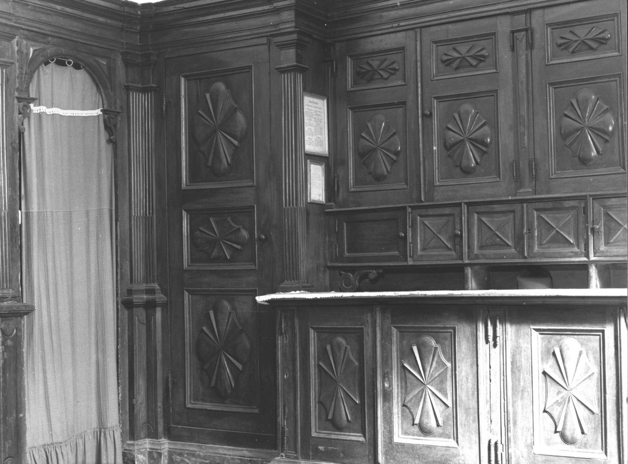 armadio da sacrestia, opera isolata - bottega ligure (prima metà sec. XVIII)