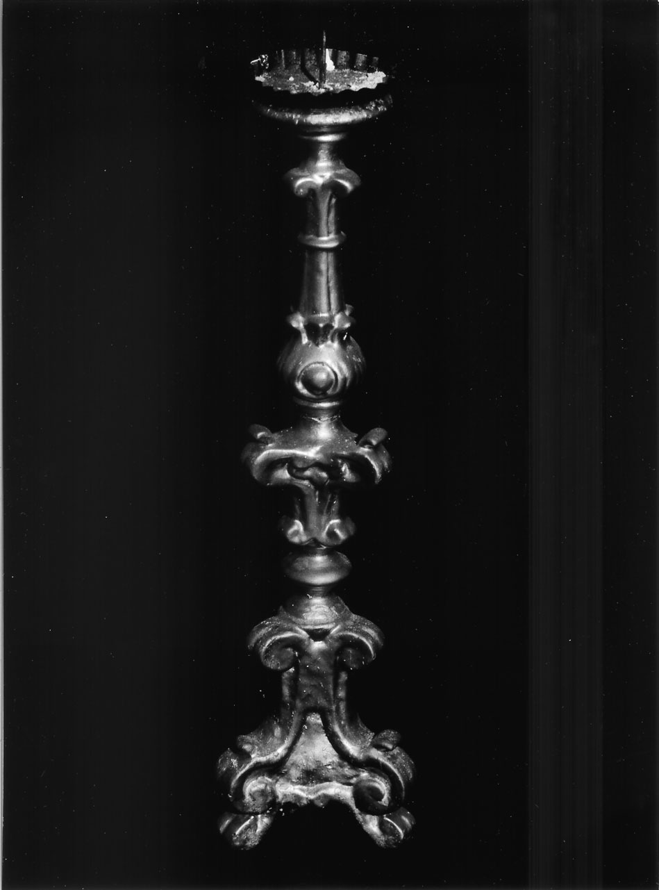 motivi decorativi a volute (candeliere, coppia) - manifattura ligure (seconda metà sec. XVIII)