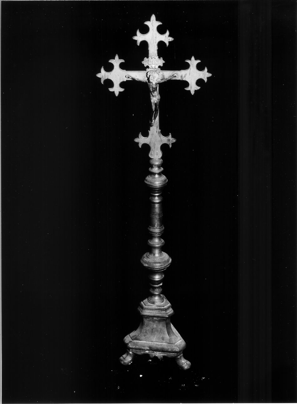 Cristo crocifisso (croce d'altare, opera isolata) - manifattura ligure (seconda metà sec. XIX)