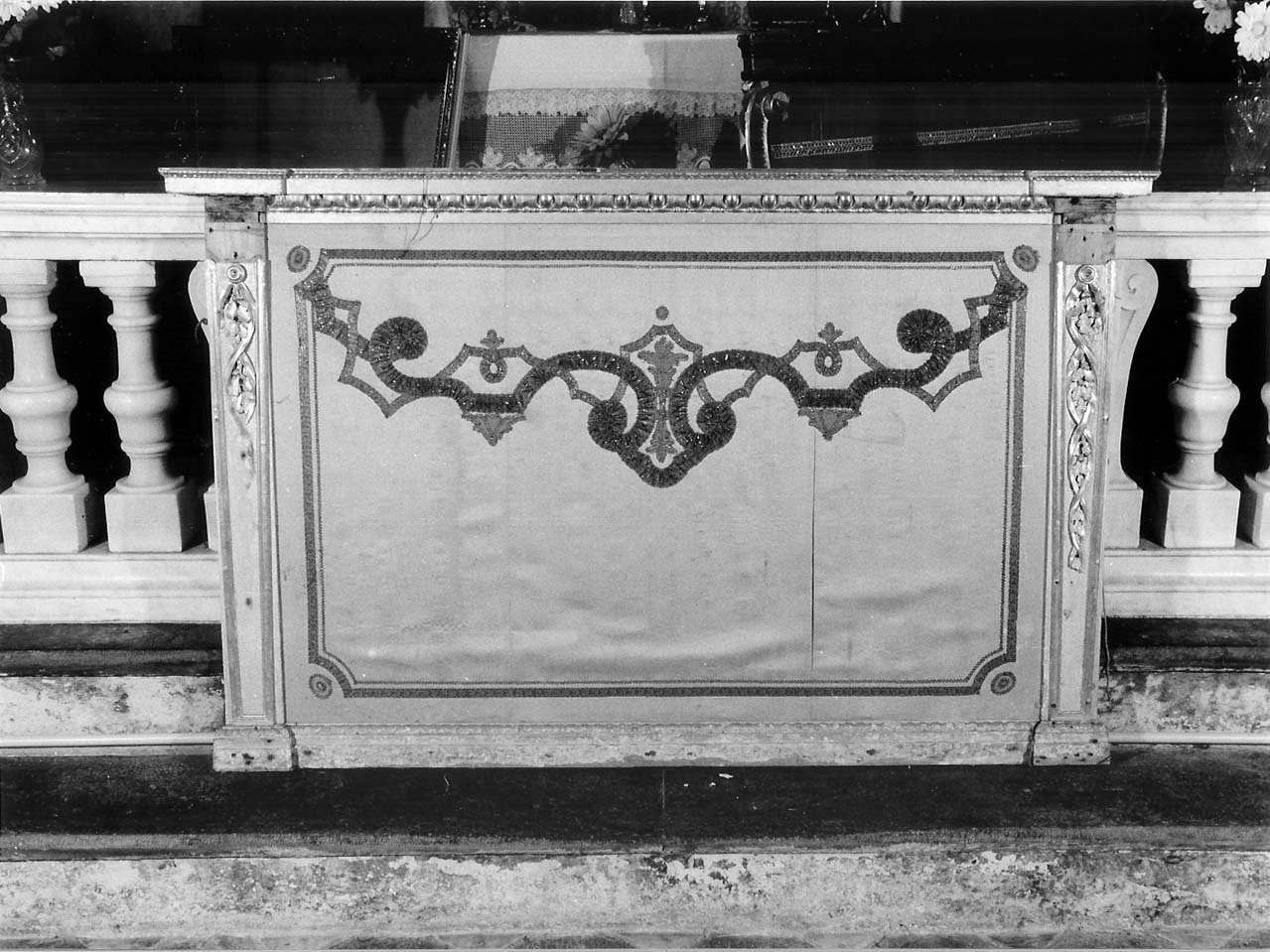 motivi decorativi vegetali (paliotto, opera isolata) - manifattura ligure (seconda metà sec. XIX)