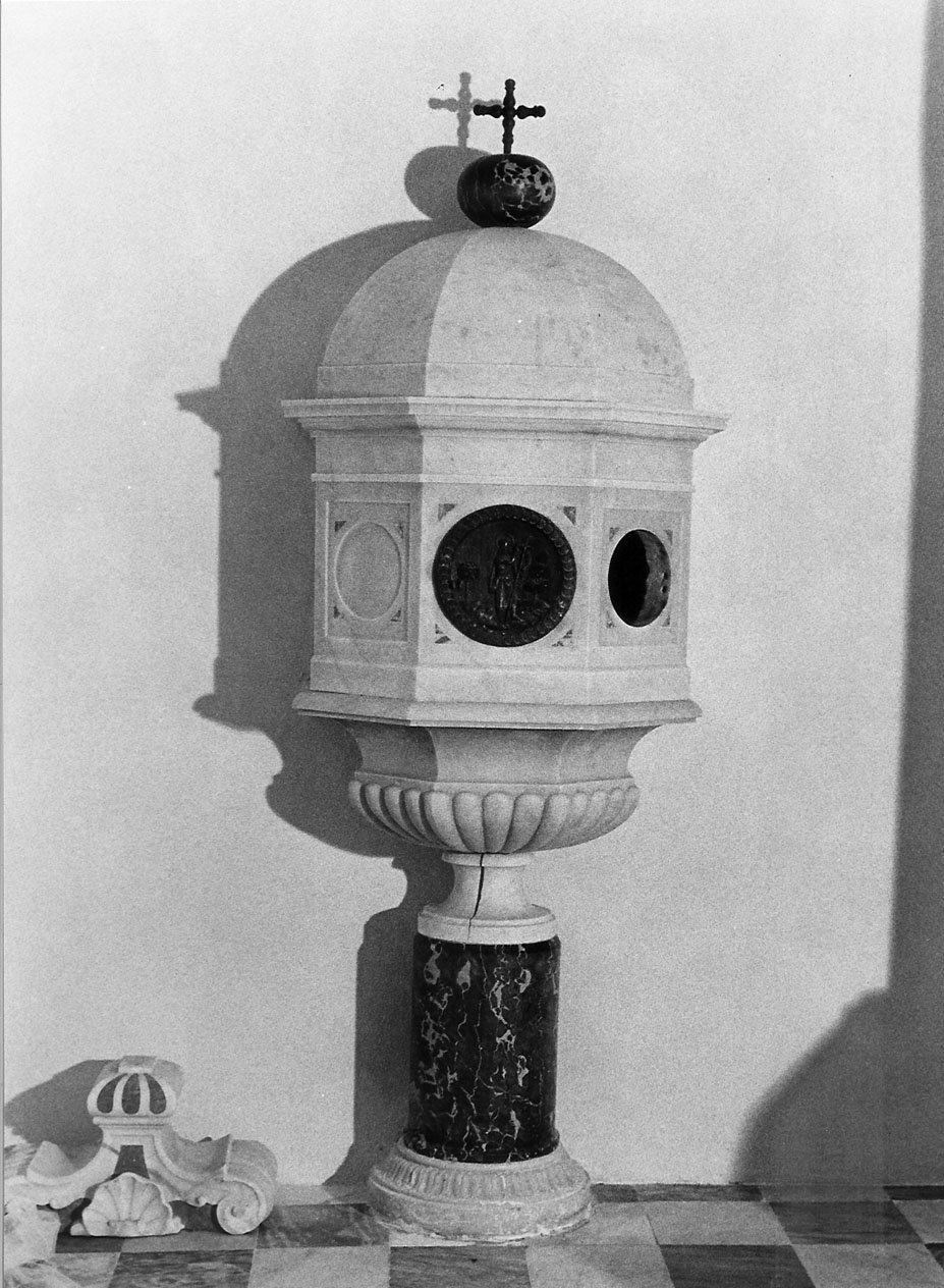 motivi decorativi geometrici (fonte battesimale, opera isolata) - manifattura italiana (sec. XVIII)