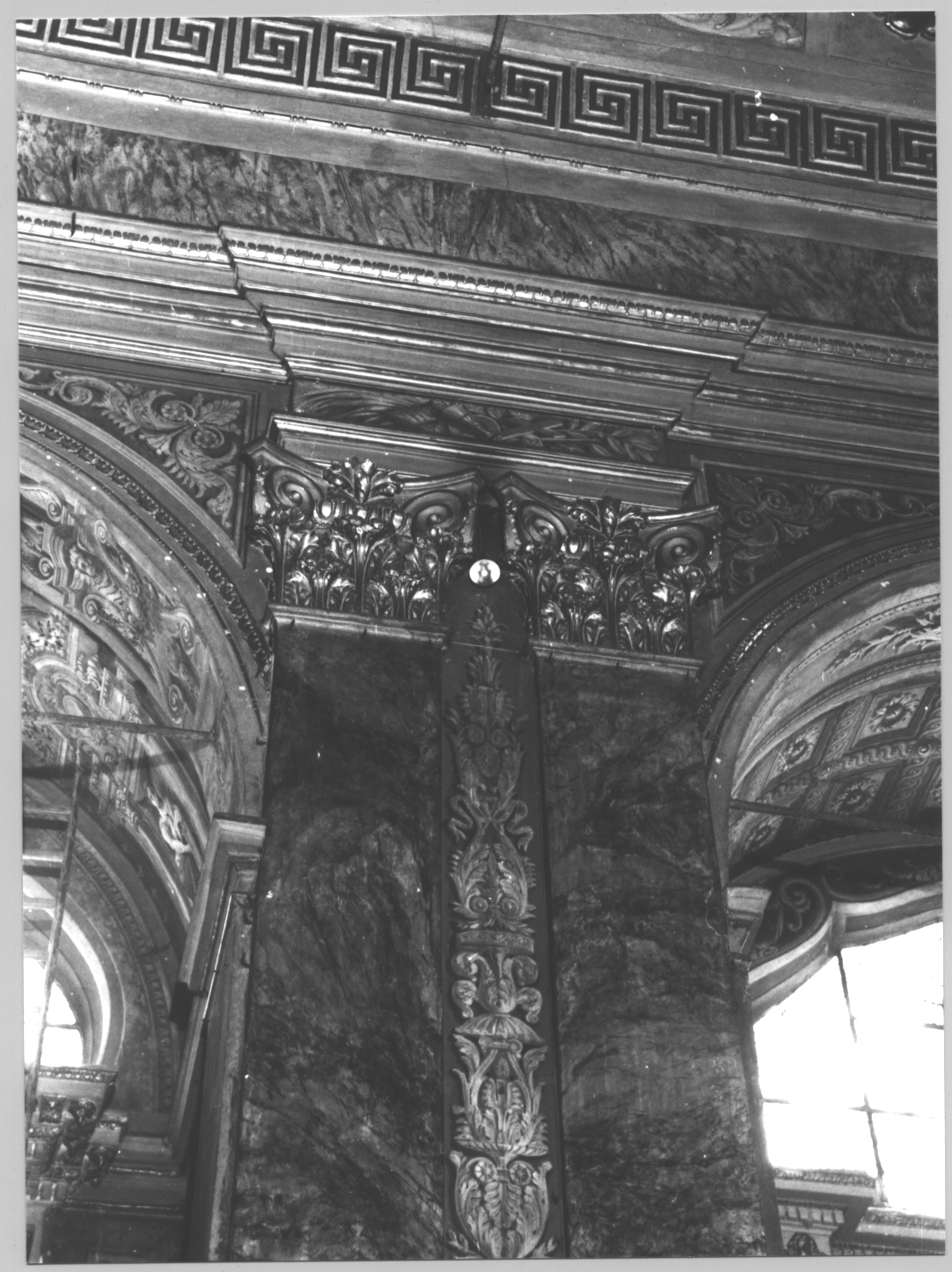 motivo decorativo a volute/ motivi decorativi a foglie d'acanto (decorazione plastica, serie) - bottega ligure (prima metà sec. XIX)