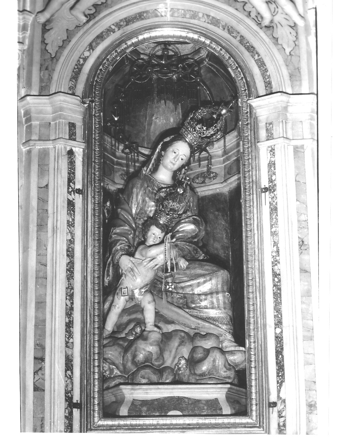 Madonna con Bambino (gruppo scultoreo, opera isolata) - bottega ligure (primo quarto sec. XVIII)