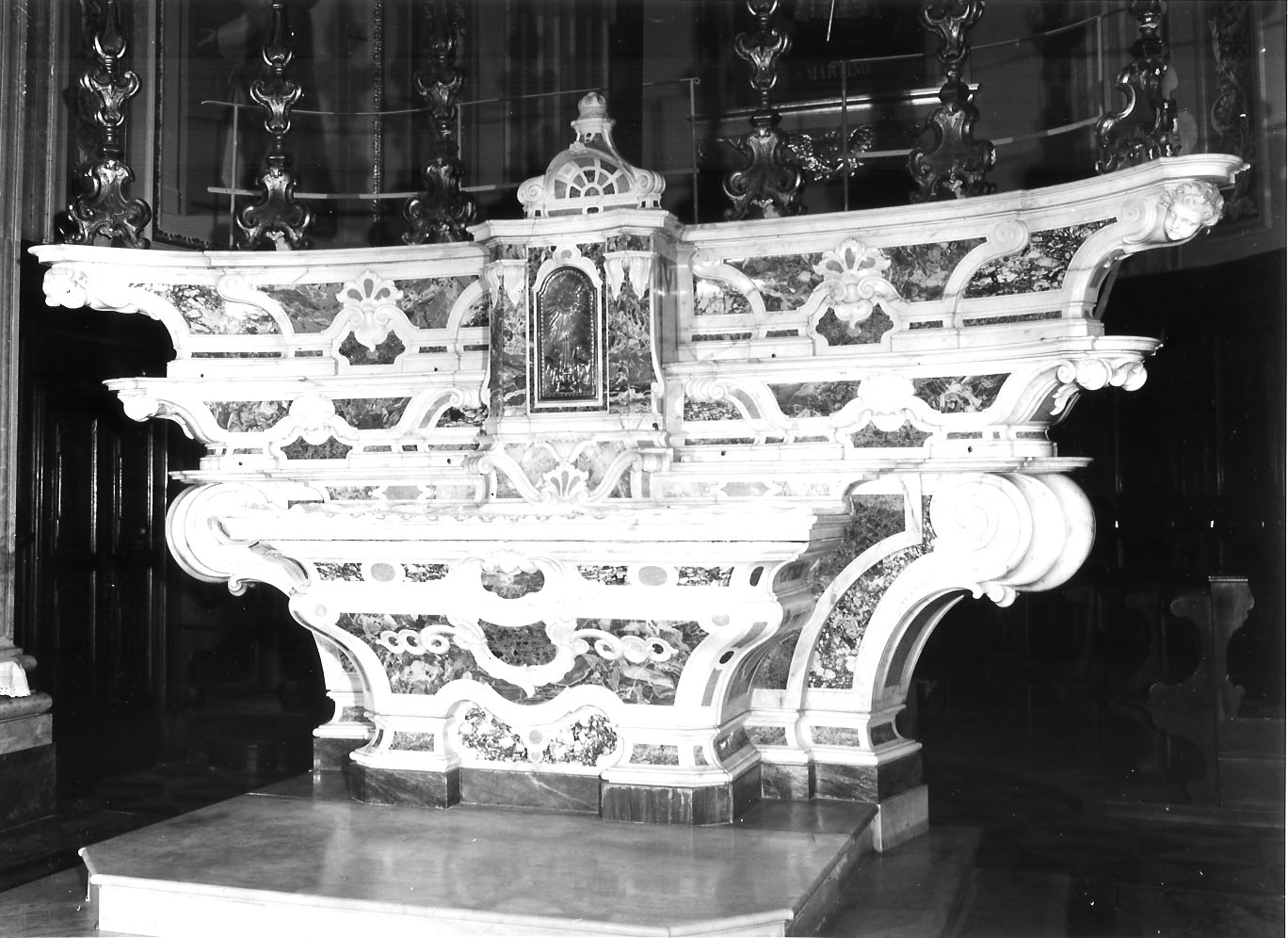 motivi decorativi a volute (altare, insieme) - manifattura ligure (fine sec. XVIII)