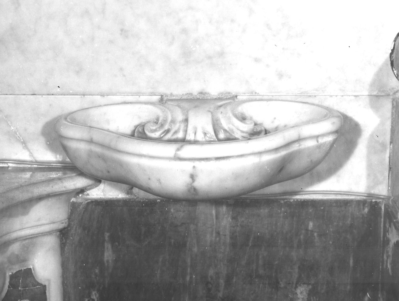 motivi decorativi vegetali (acquasantiera, opera isolata) - manifattura ligure (inizio sec. XIX)