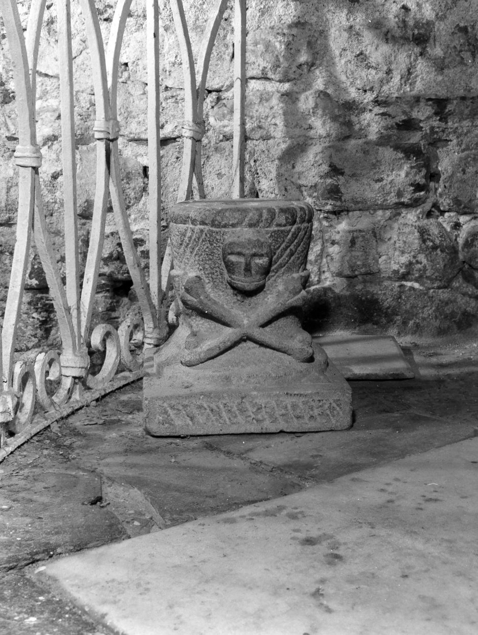 basamento, opera isolata - bottega italiana (sec. XIX)