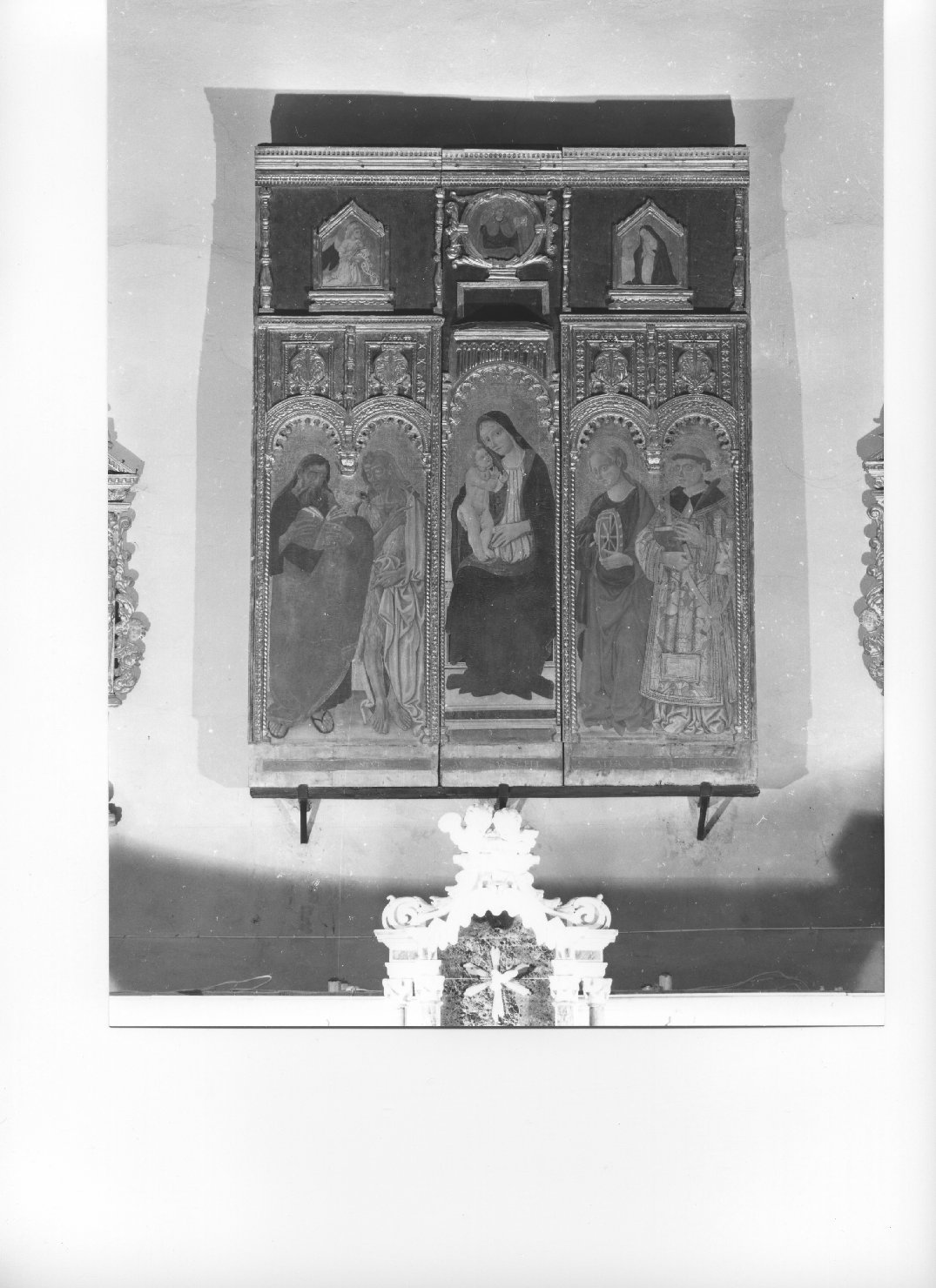 Madonna con Bambino e Santi (trittico, opera isolata) di Maestro delle Cinque Terre (attribuito) (metà sec. XV)