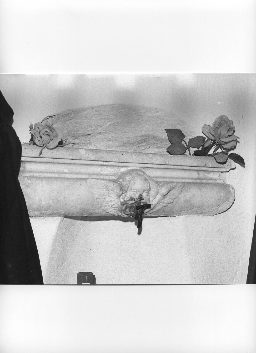 lavabo da sacrestia, opera isolata - bottega ligure (secc. XVI/ XVII)