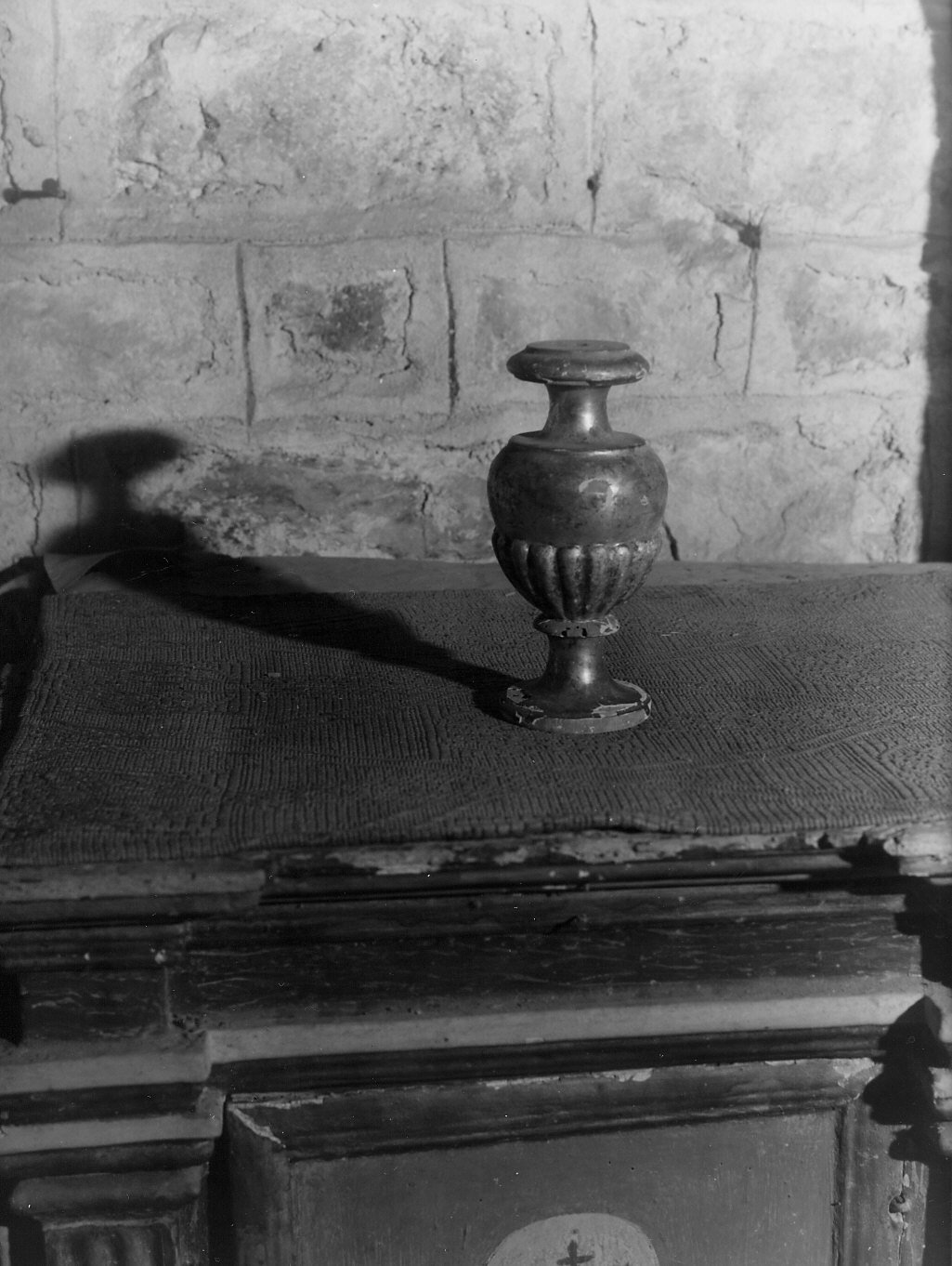 vaso d'altare, coppia - bottega ligure (metà sec. XIX)